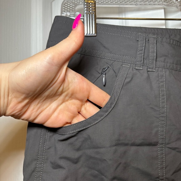 The North Face - Women’s Hiking Outdoor Dark Charcoal Gray Cargo Shorts in Size8 - Picture 5 of 10